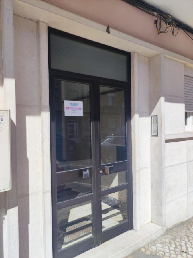 Lisbon Traditional T2 With Balcony In Damaia, Lisbon Amadora Exterior foto